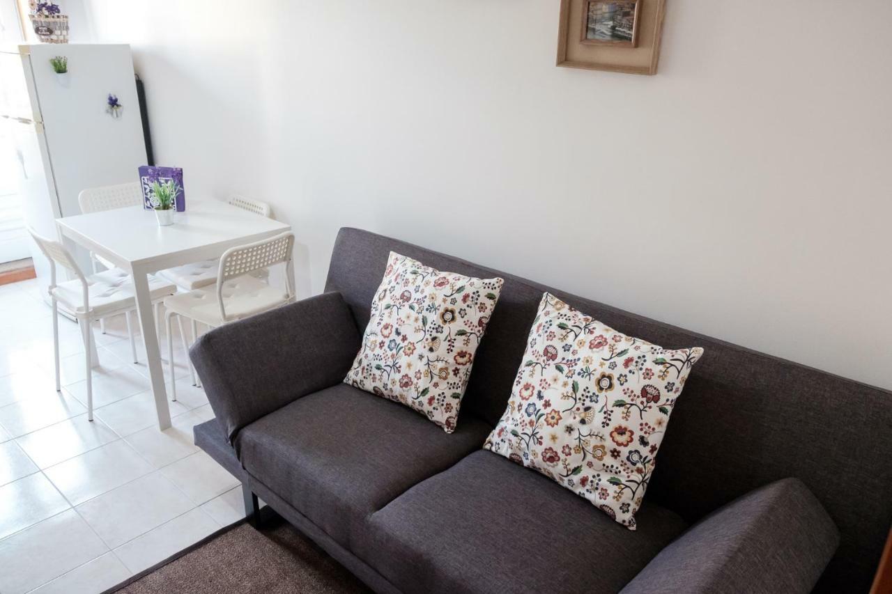 Apartment With Balcony In The Square Porto Exterior foto