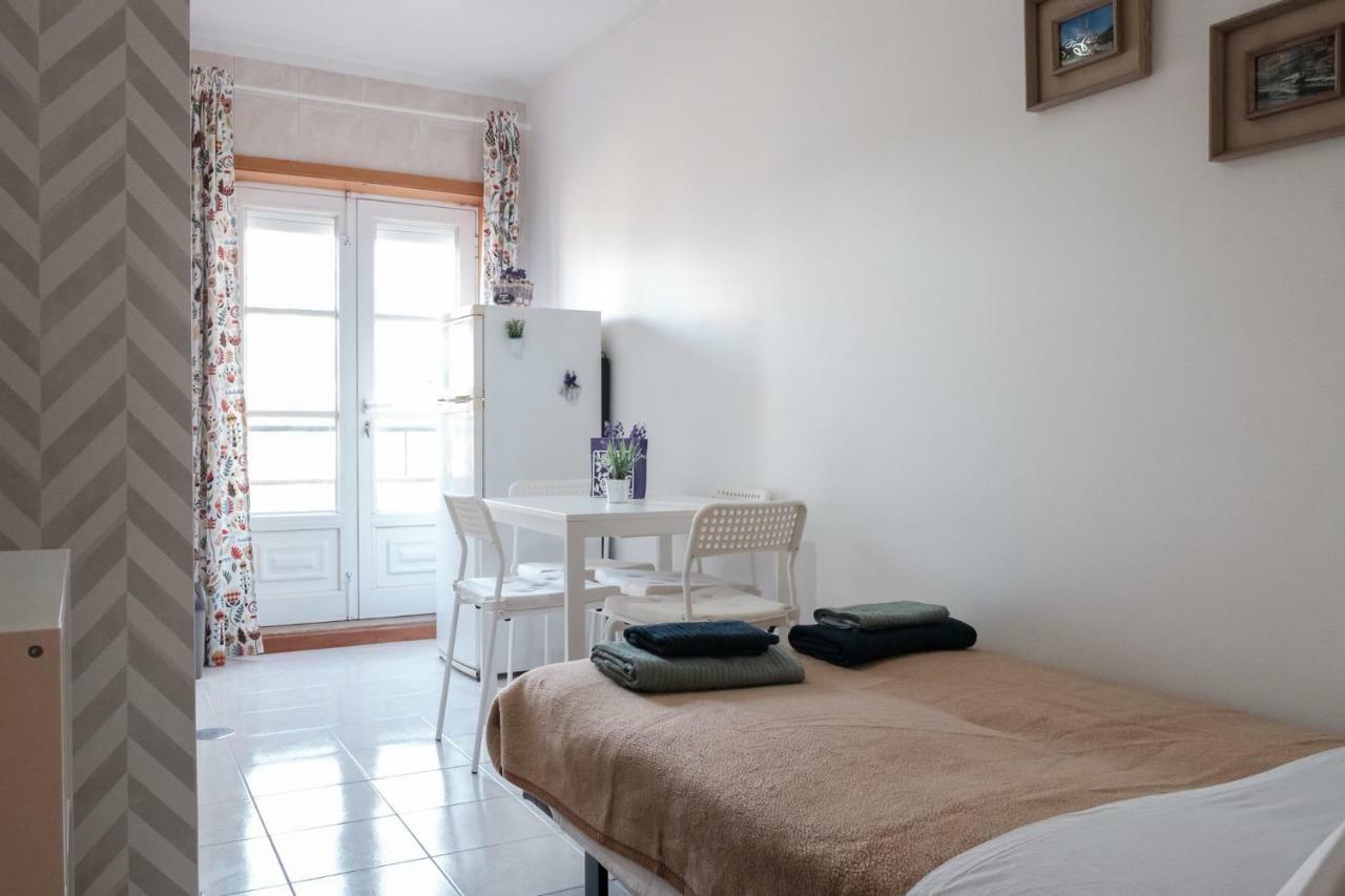 Apartment With Balcony In The Square Porto Exterior foto